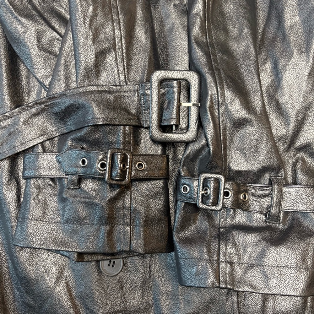 Urban Outfitters Clara faux leather trench coat. - Picture 11 of 14
